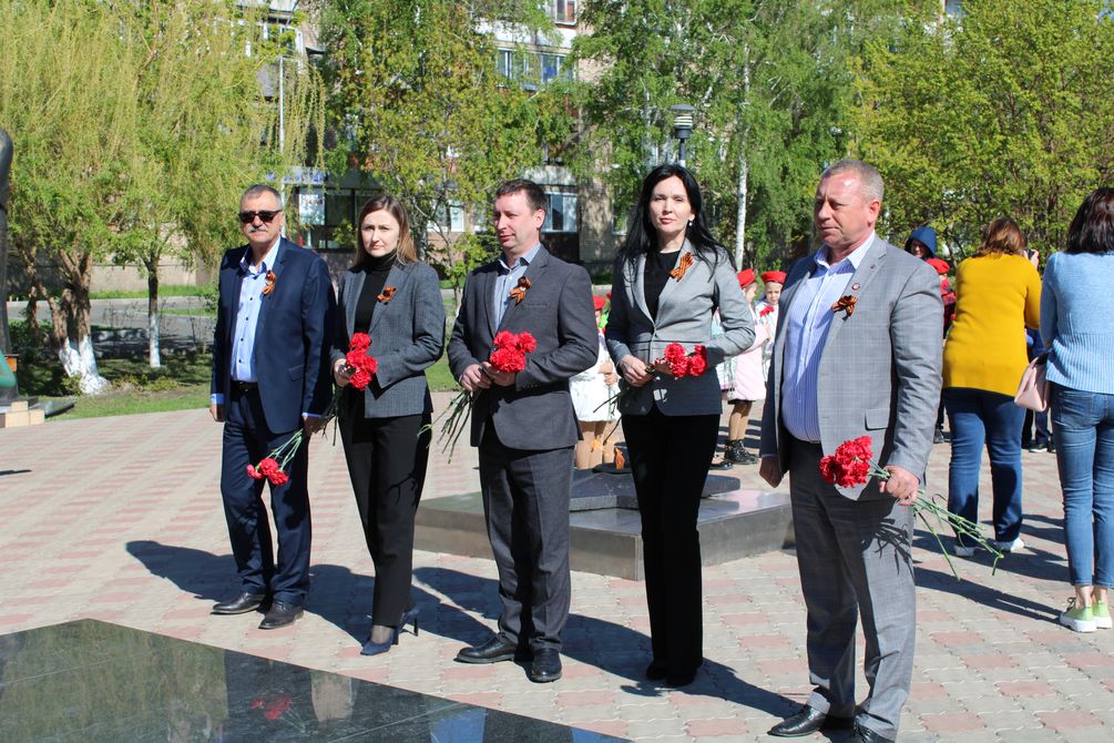 Возложение цветов у мемориала Вечный огонь 09.05.2022г.