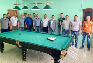 Турнир по бильярду среди сотрудников предприятия.